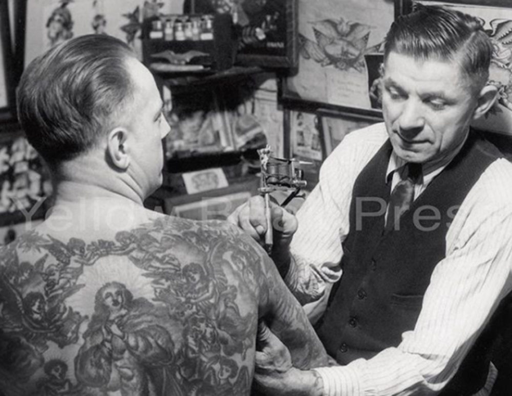 Charlie Wagner tattooing Joe Van Hart